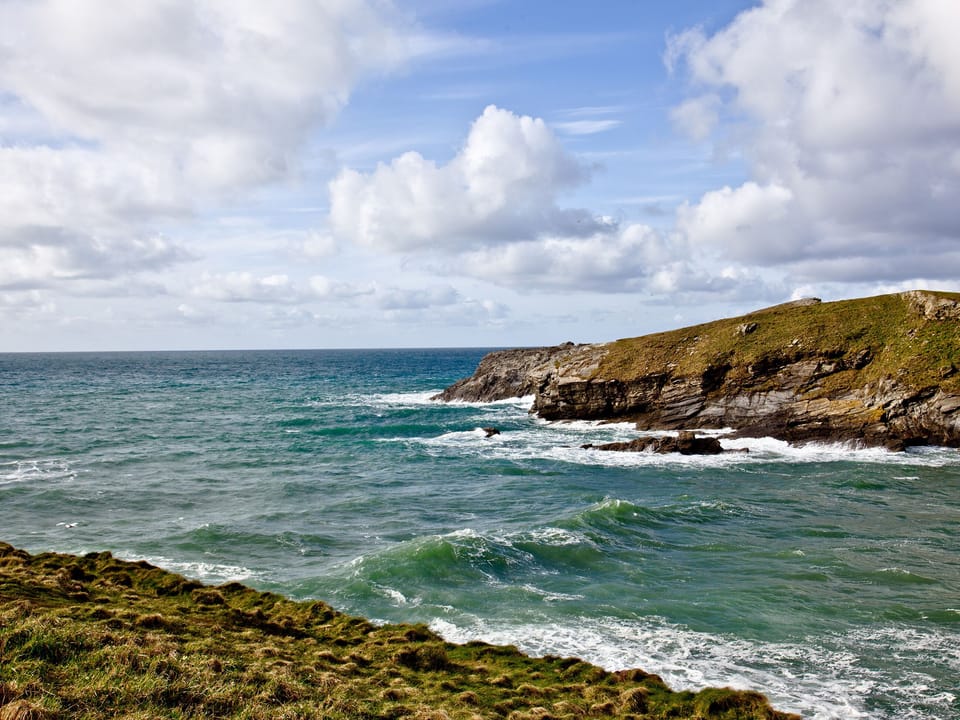 The tempestuous north Cornish coastline | Sea Glimpses - Glendorgal, Newquay