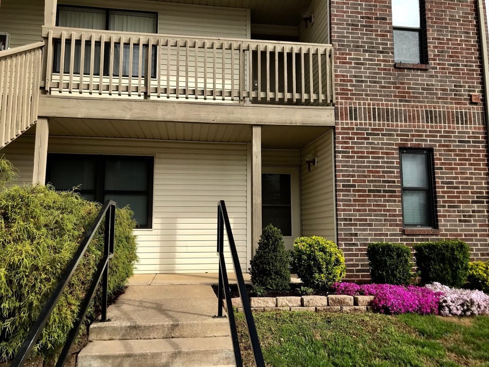 Please note: This condo is on the second floor-about 20 steps. No elevator.