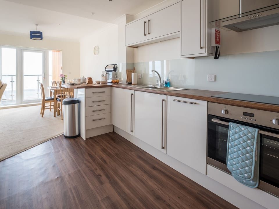 Kitchen | Culver View - Esplanade Escapes, Shanklin