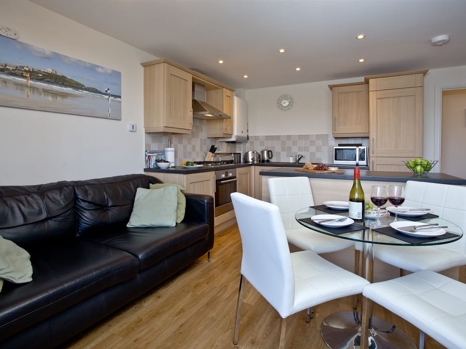 Open plan living space | 1 Harbour View - Harbour View, Newquay