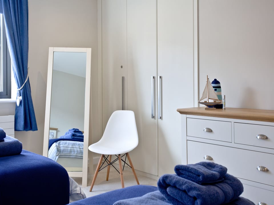 Spacious twin bedroom | Sunset Bay - Horizon View, Westward Ho!