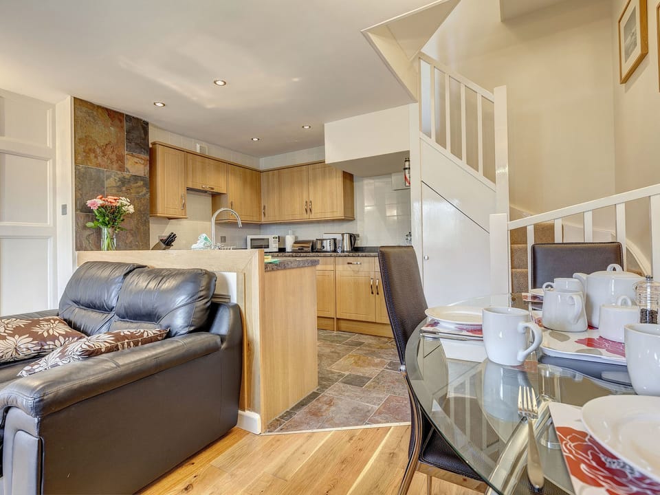 Open plan living space | 6 Torwood Gables - Torwood Gables, Torquay