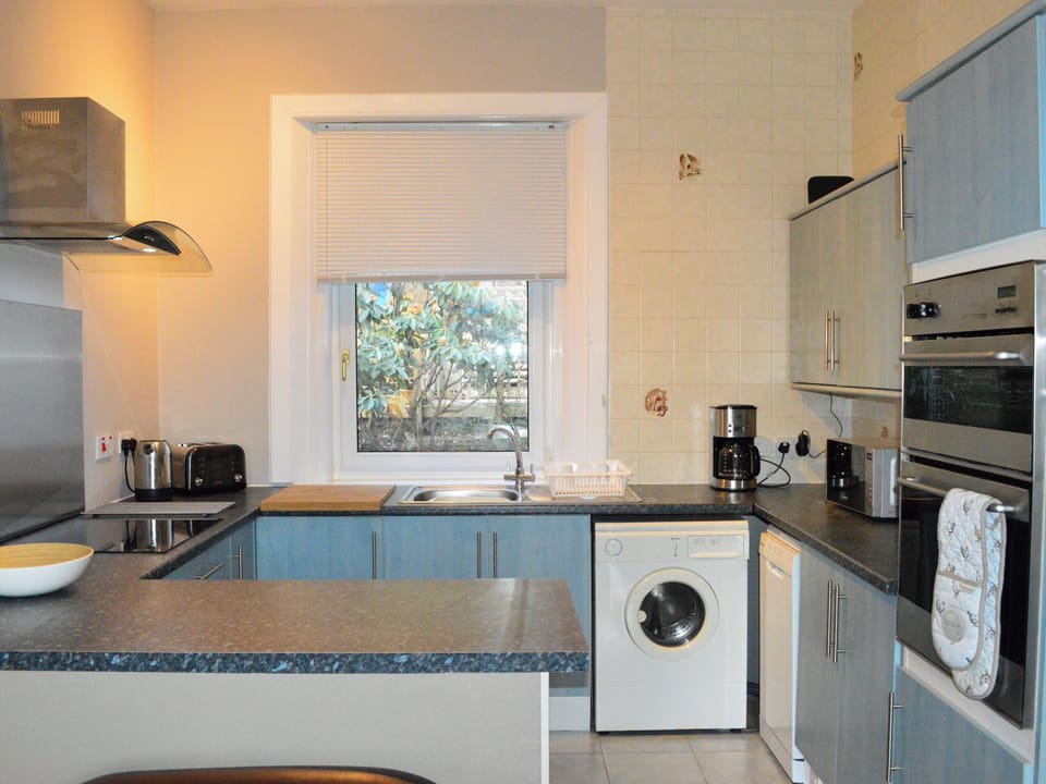 Well equipped kitchen | Lochside, Kilmun, near Dunoon