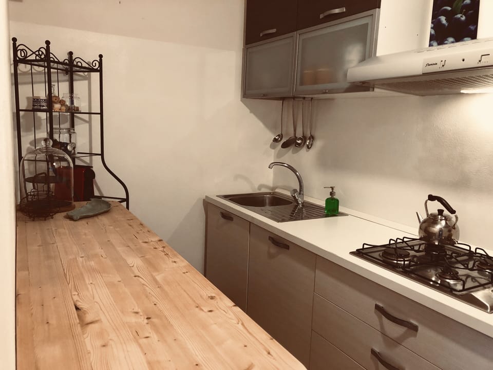 Full kitchen