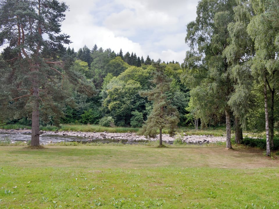 Large garden area stretching down to the river | Lairds Cast, Inchmarlo, Banchory