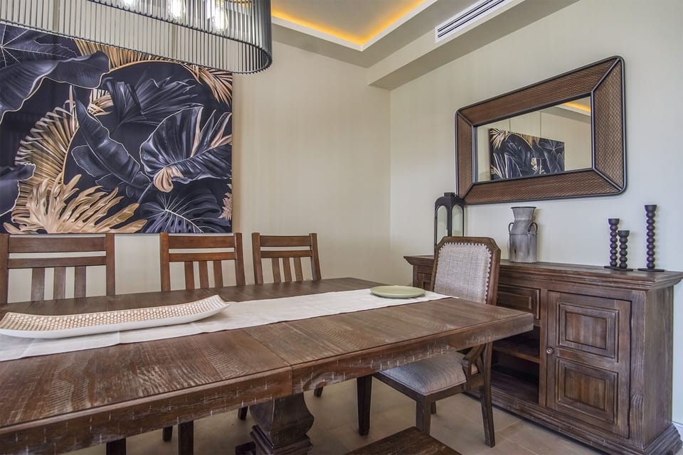 dining table detail
