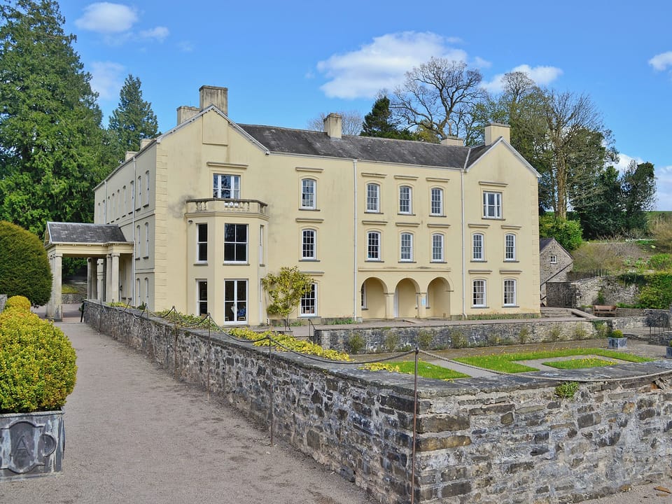 Aberglasney Gardens | Carmarthenshire, Wales
