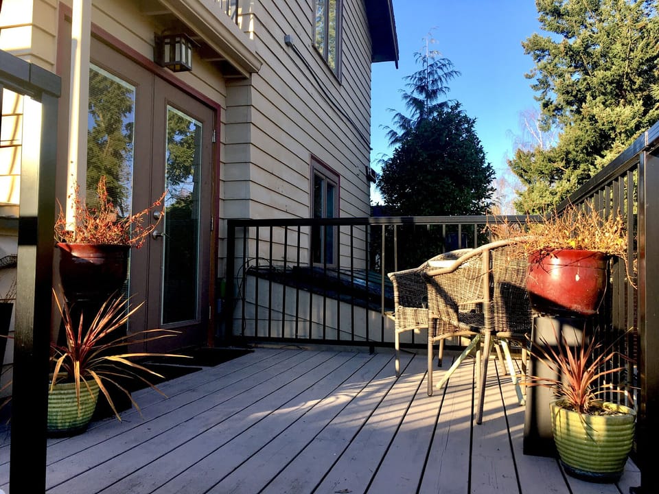 Surrounded by NW gardens and walking neighborhood for beauty and health