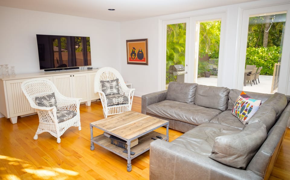 Family room - Open to kitchen