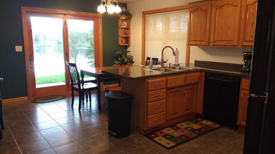 Dining / Lake view