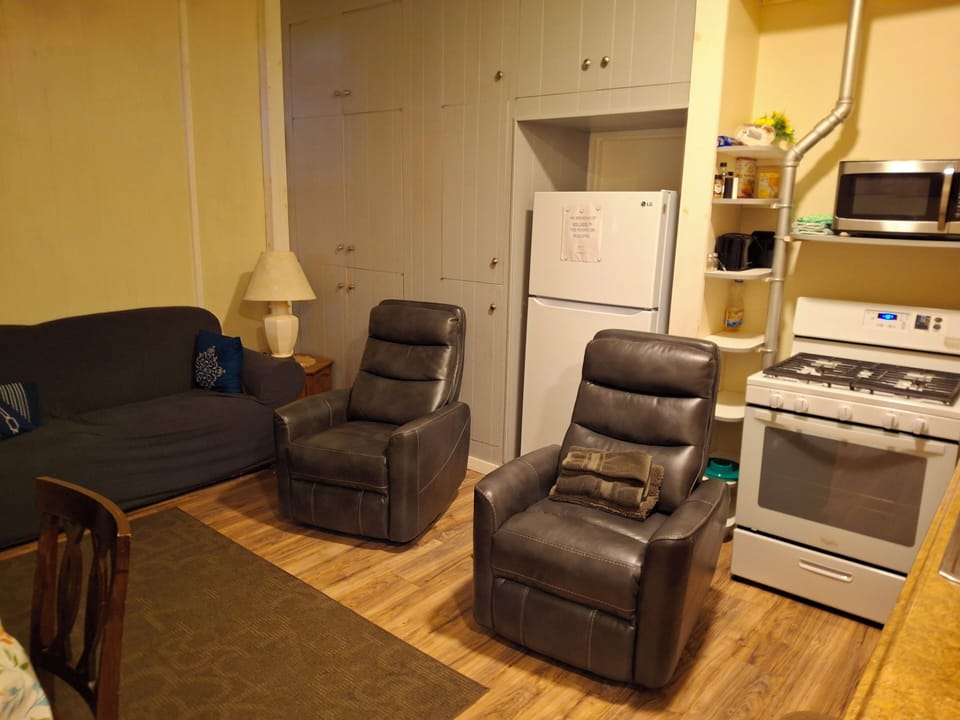 Room 7 Two Bedroom Suite
Living Room