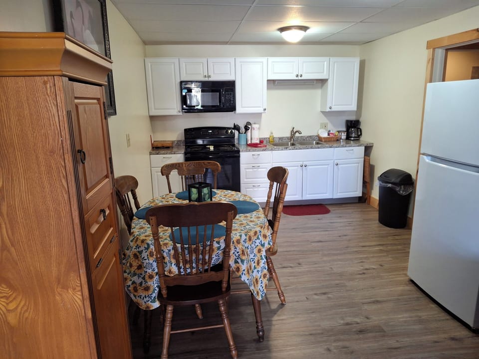 Room 9 One Bedroom Suite
Kitchen area