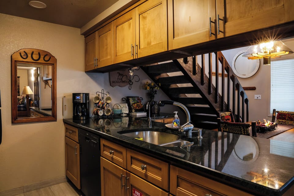 Spacious and fully equipped kitchen to cook for family and friends. 