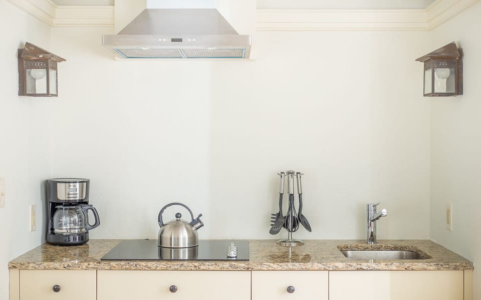 Enjoy home-cooked meals with this electric cook top.