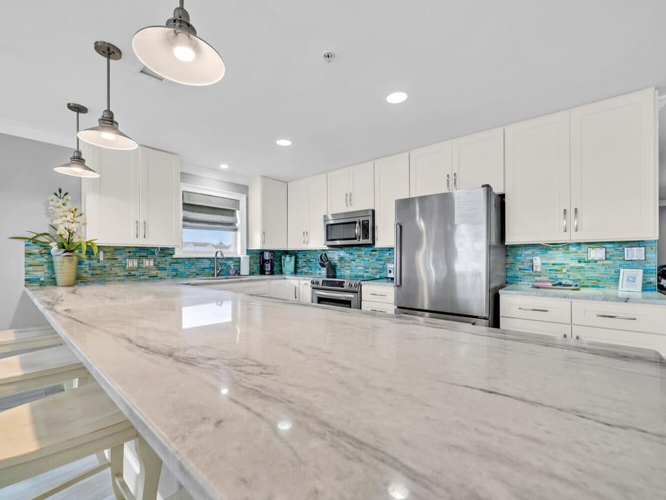 Beautifully updated kitchen 