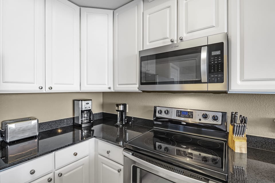 Updated Kitchen with Granite Countertops, Stainless Steal Appliances