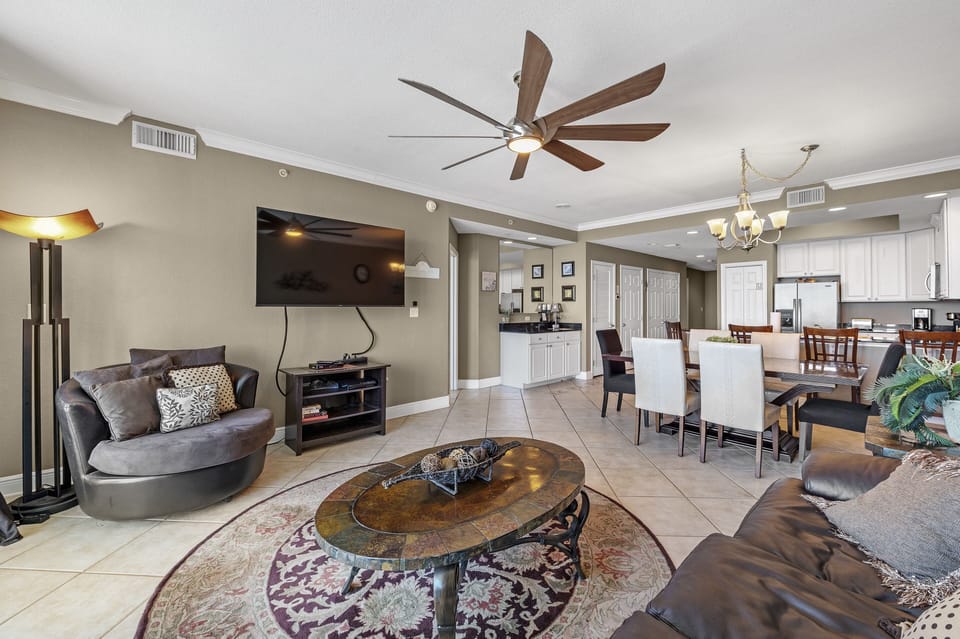 Dining Table for 6 and Extra Seating at the Breakfast Bar