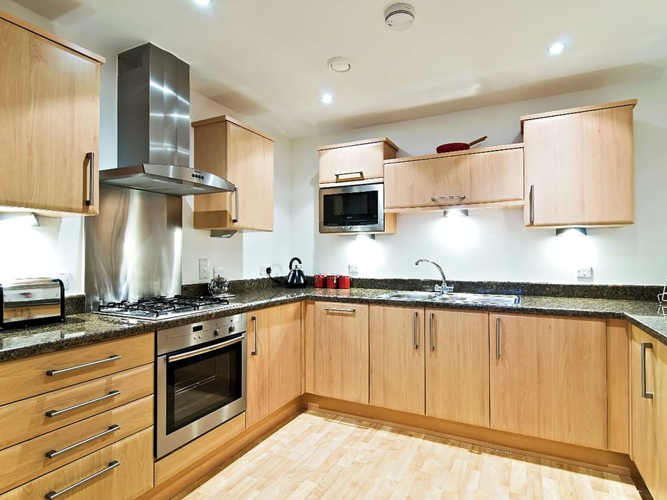 Kitchen | 28 Bredon Court - Bredon Court, Newquay