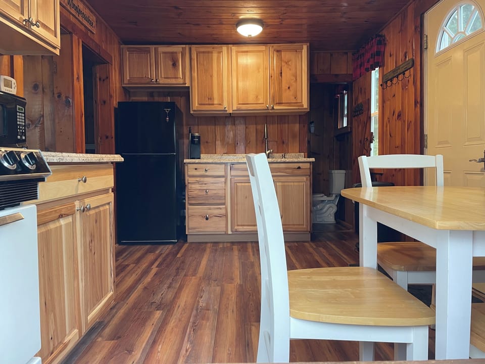 Full kitchen including all the necessities/basics - just bring food!