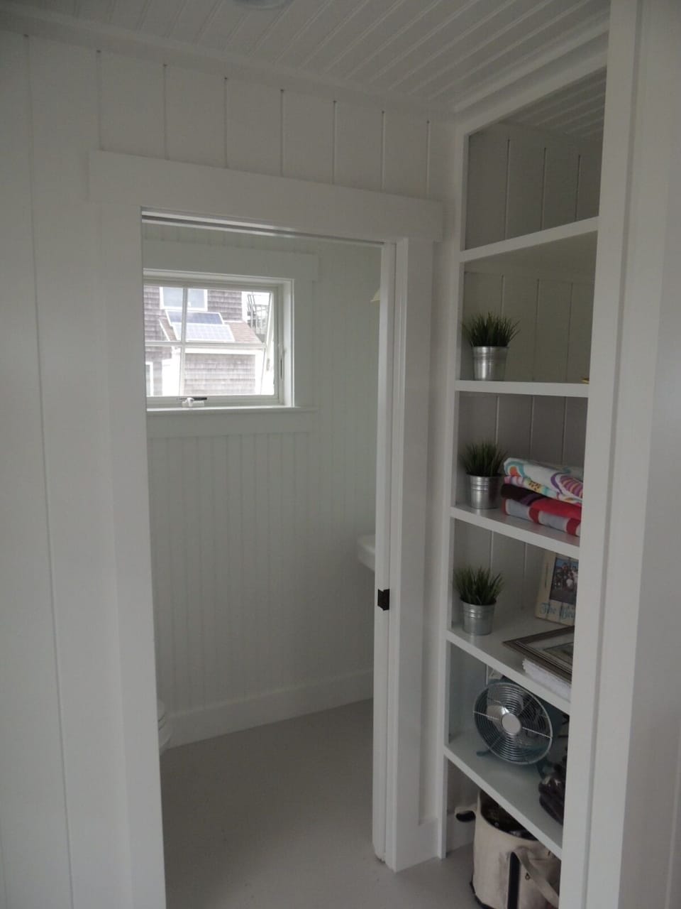 Downstairs 1/2 bathroom