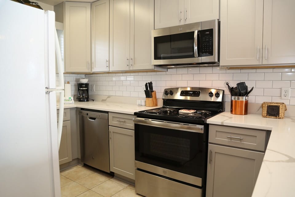 BRAND NEW KITCHEN - 2019