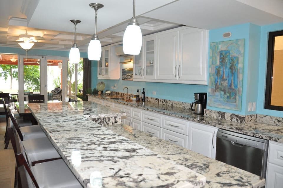Take advantage of our wet bar, then step out to enjoy a beverage on the patio. 