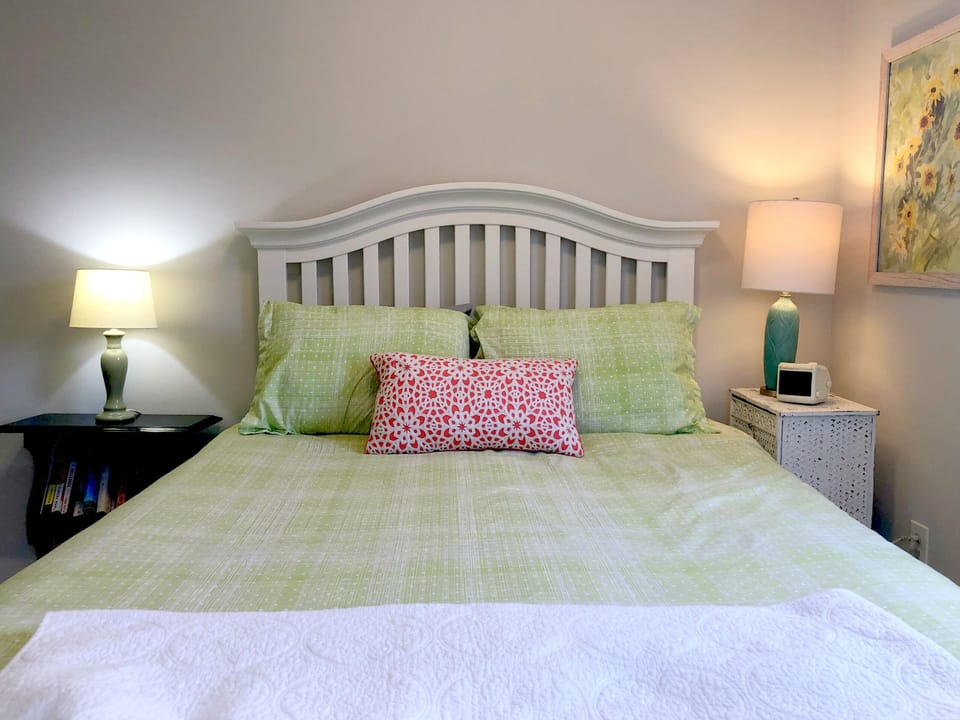Queen bed on first floor.