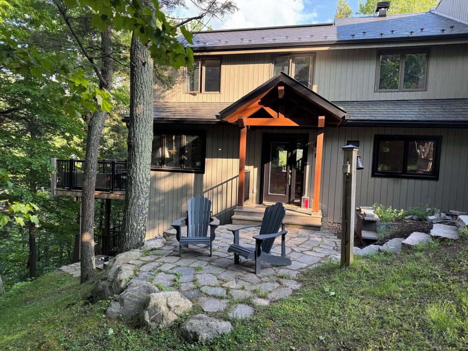 Lovely chalet situated on the mountain surrounded by trees and nature.