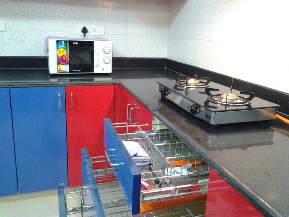 Kitchen, another view