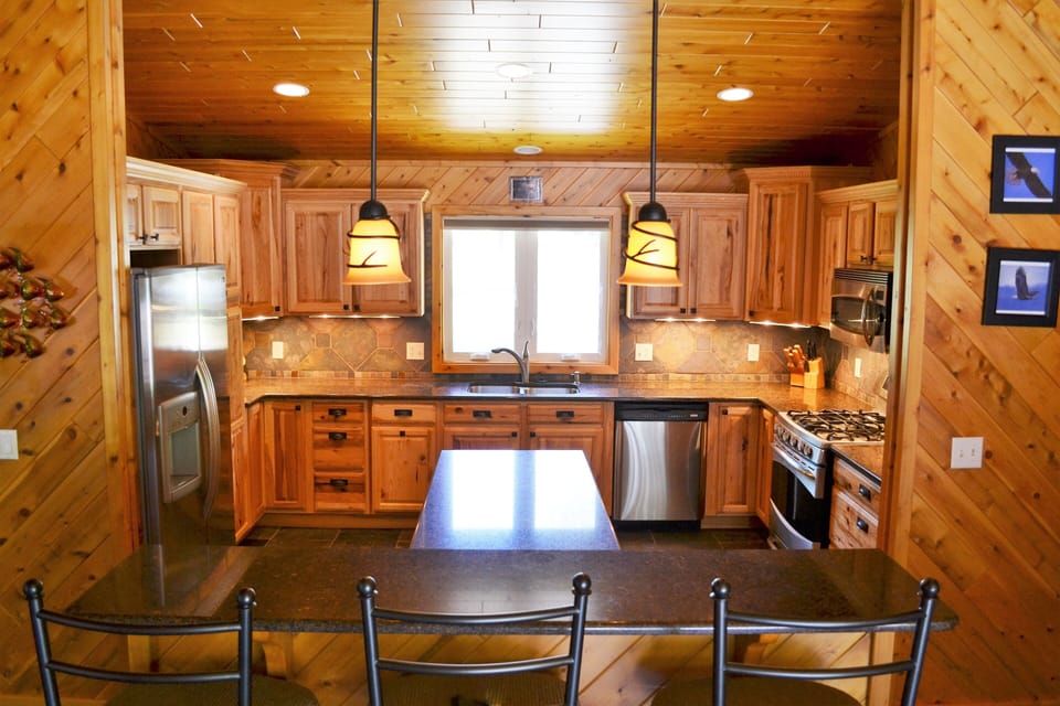 breakfast bar and kitchen