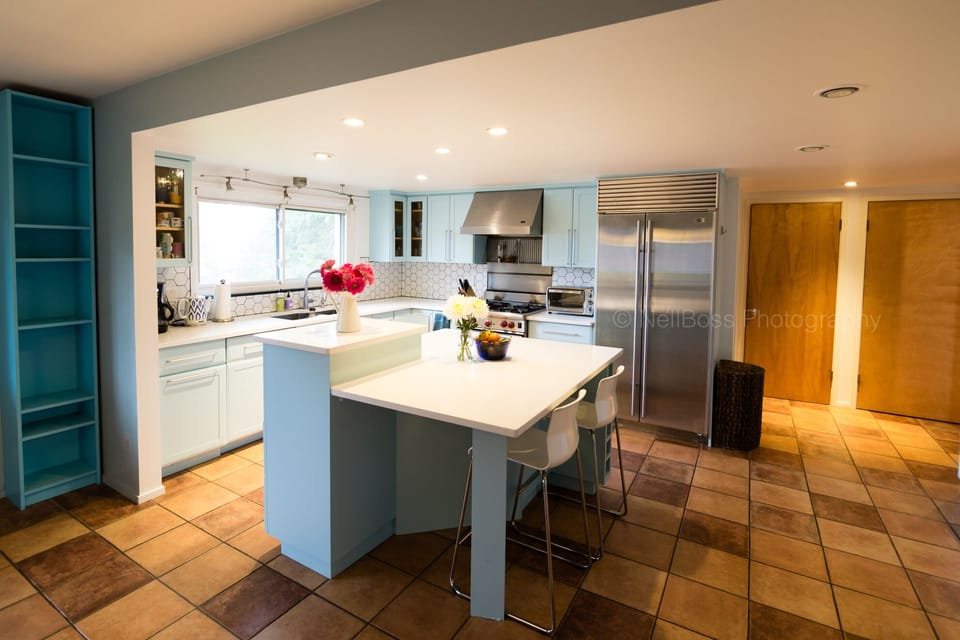 Bright & Sunny kitchen open to dining room