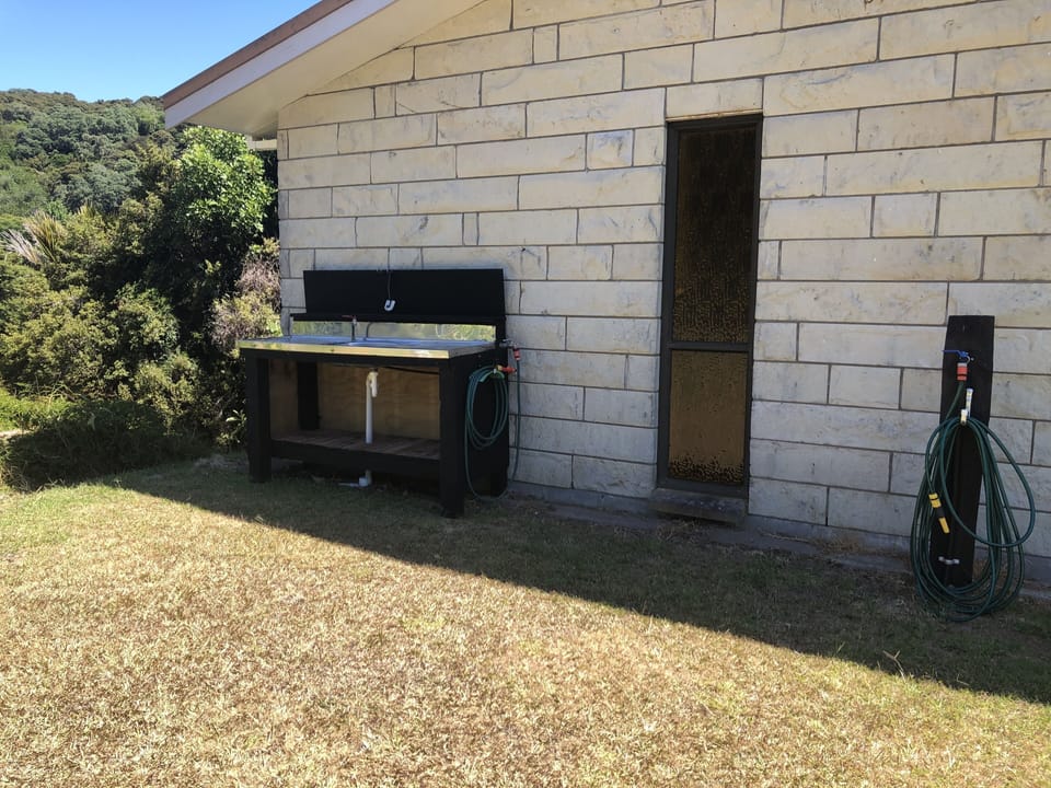 Fillet station and boat hose