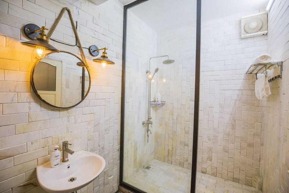 3 Bedroom Balcony Apartment, Ha Noi