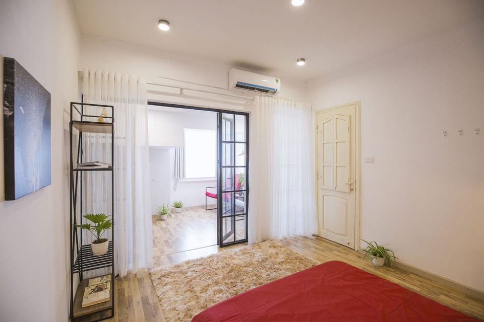3 Bedroom Balcony Apartment, Ha Noi