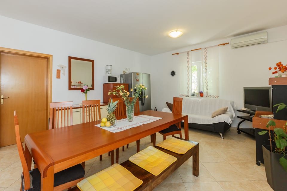 Main kitchen and dining room on the ground floor