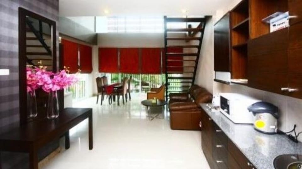 Duplex 2 bedrooms apt.  
