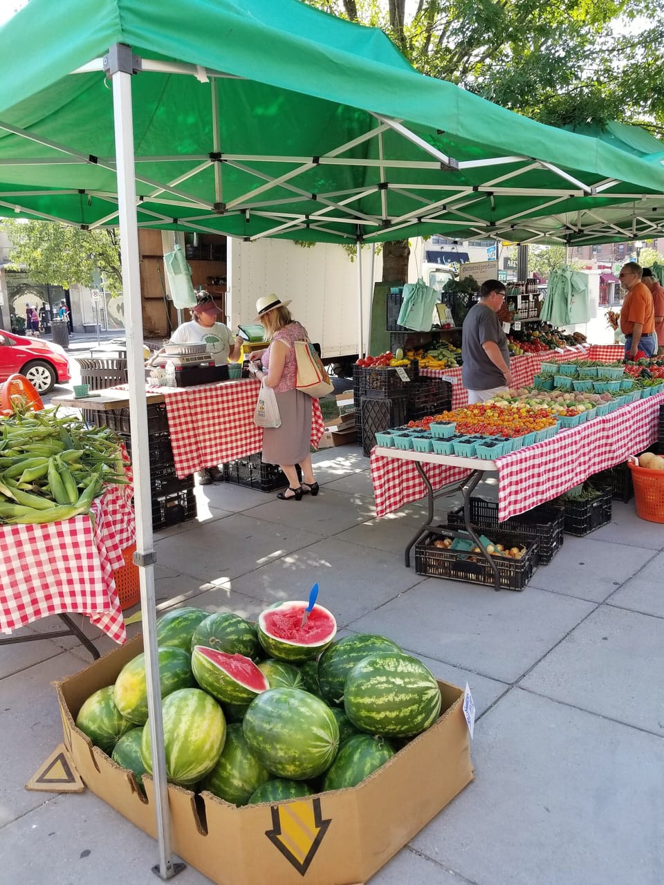 Farmers' market