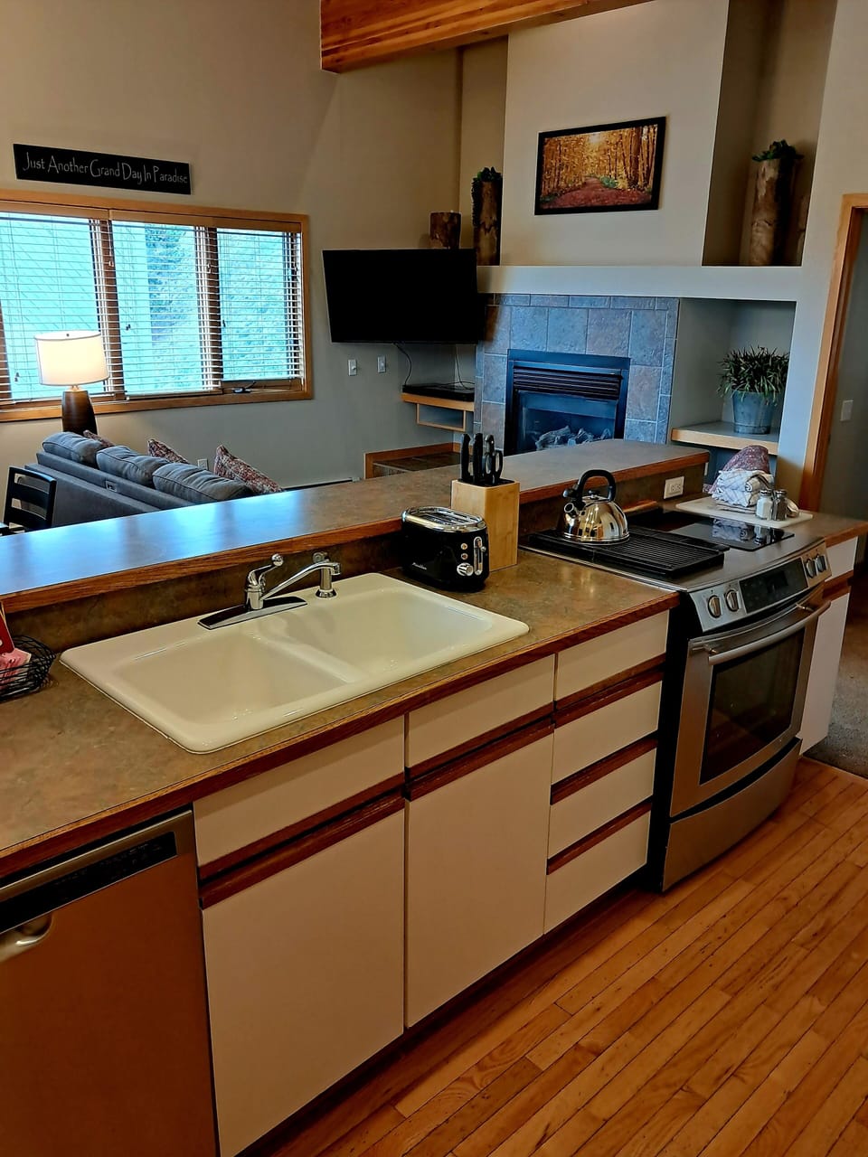 Fully equipped kitchen 