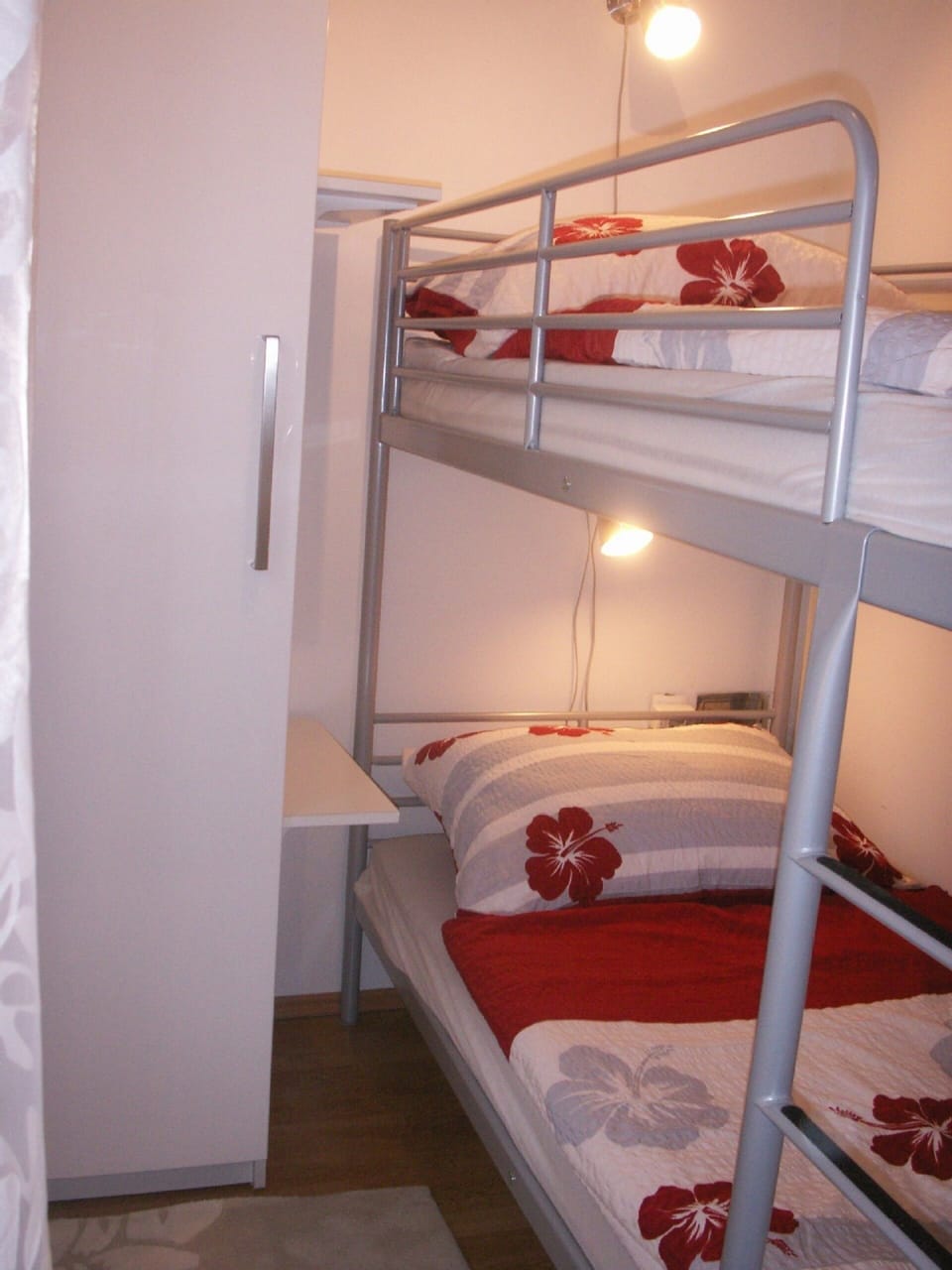 Bedroom II (Loft Bed 2x90cm)
