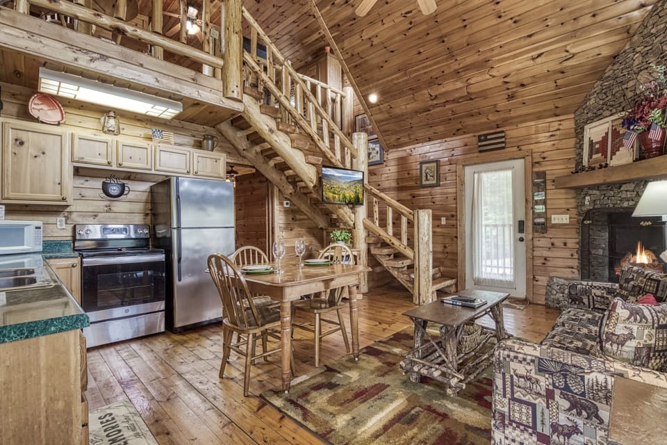 Smoky Mountain Cabin - Possum Moon - Fully furnished kitchen and living room