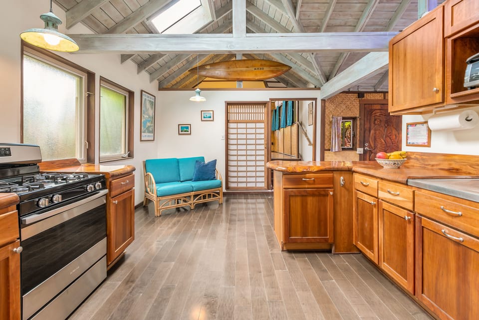 Full kitchen 