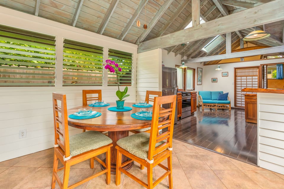 Dinning table off kitchen