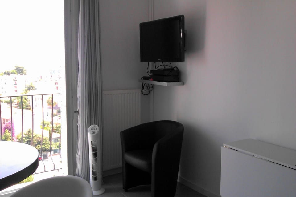 sitting/living room