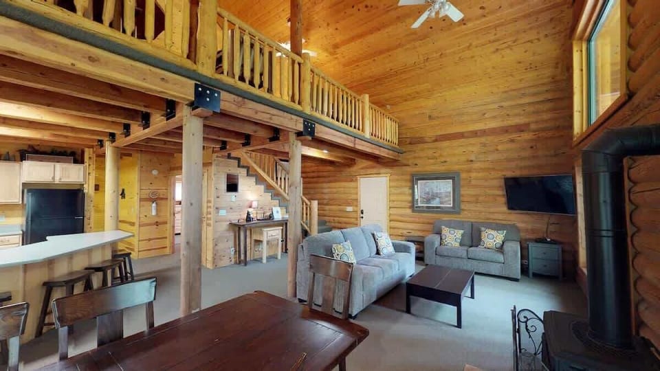 Open concept allow you to flow through the rooms.