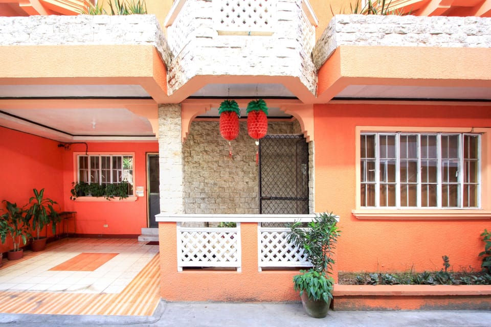3-BR Family Townhouse Near Picnic Grove