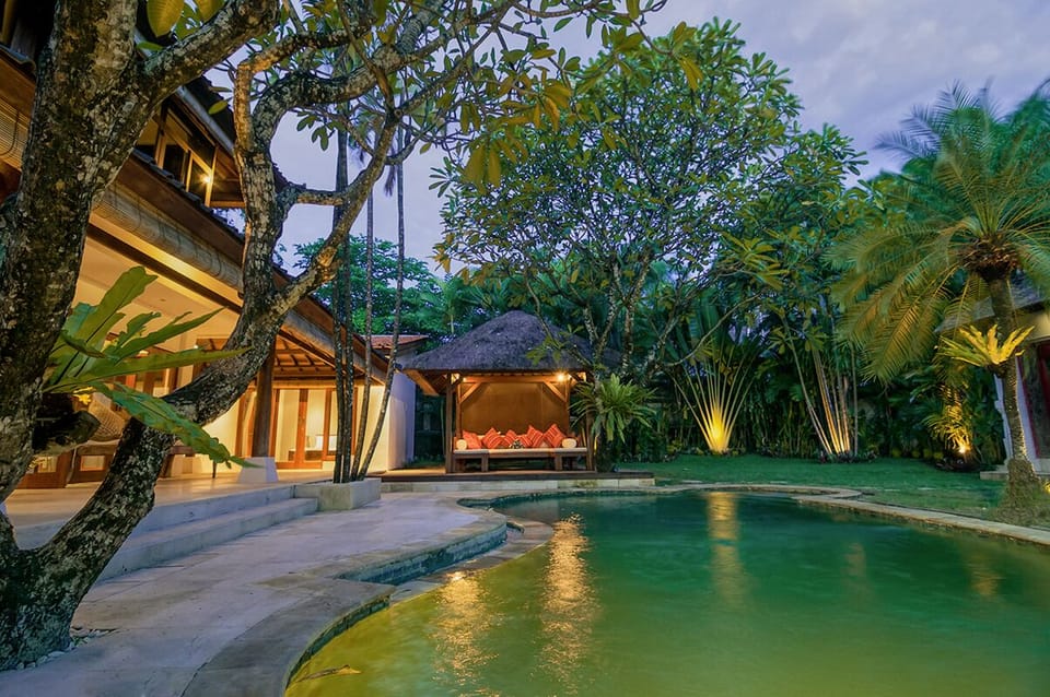 Seminyak Estate (9 Beds), Great Value!