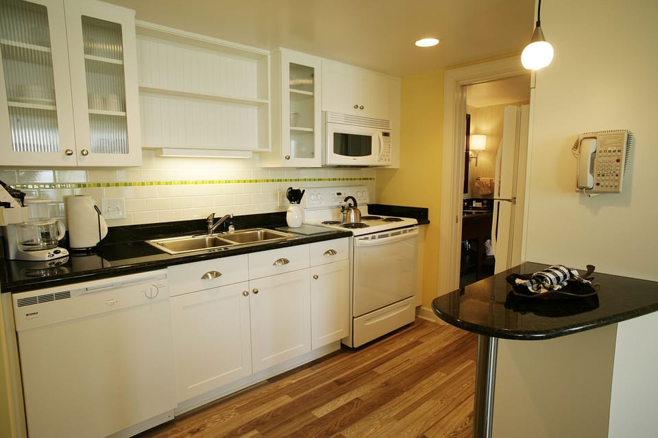  Full kitchen