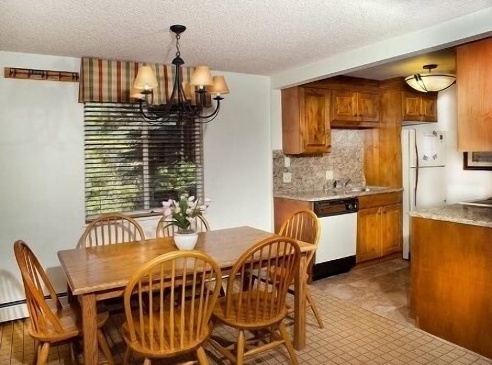 Kitchen-Dining area
