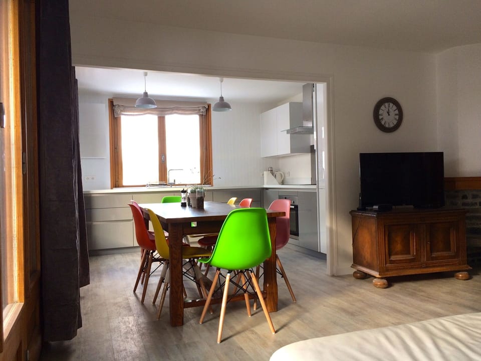 Dining area / kitchen