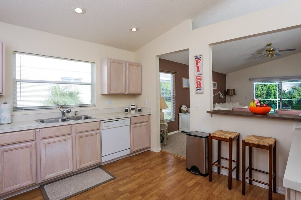 Kitchen with breakfast nook